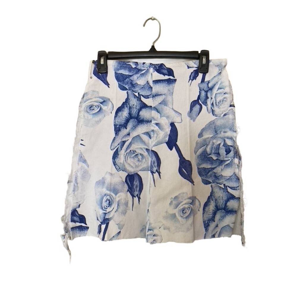 Denim Blue/White Floral Short Mini Skirt - size M/L